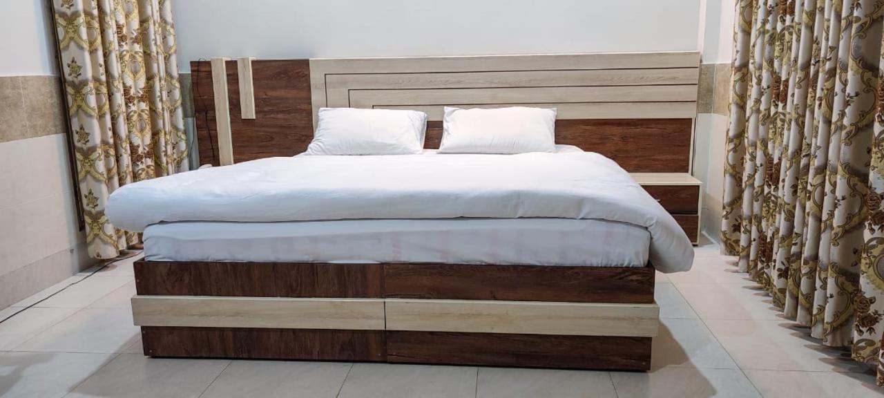 Swat Guest House Mingora Ngoại thất bức ảnh